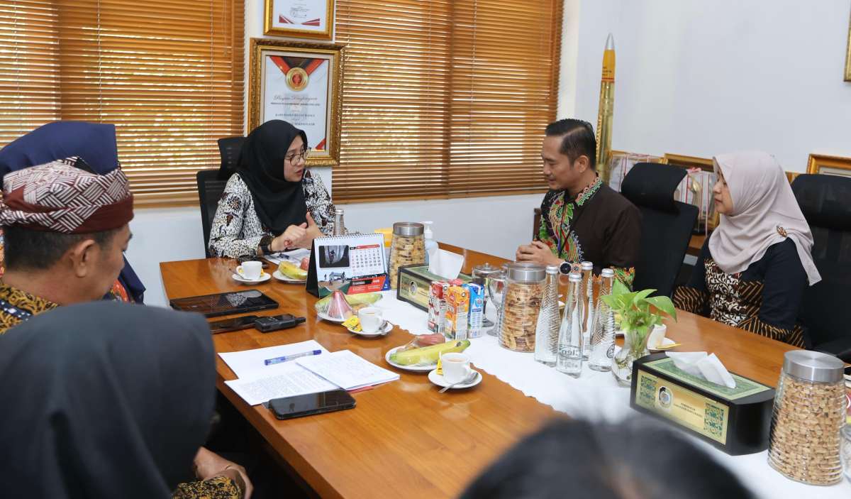 Kembangkan Usaha, OJK Fasilitasi 5635 Nelayan Banyuwangi Dapatkan Akses Pembiayaan