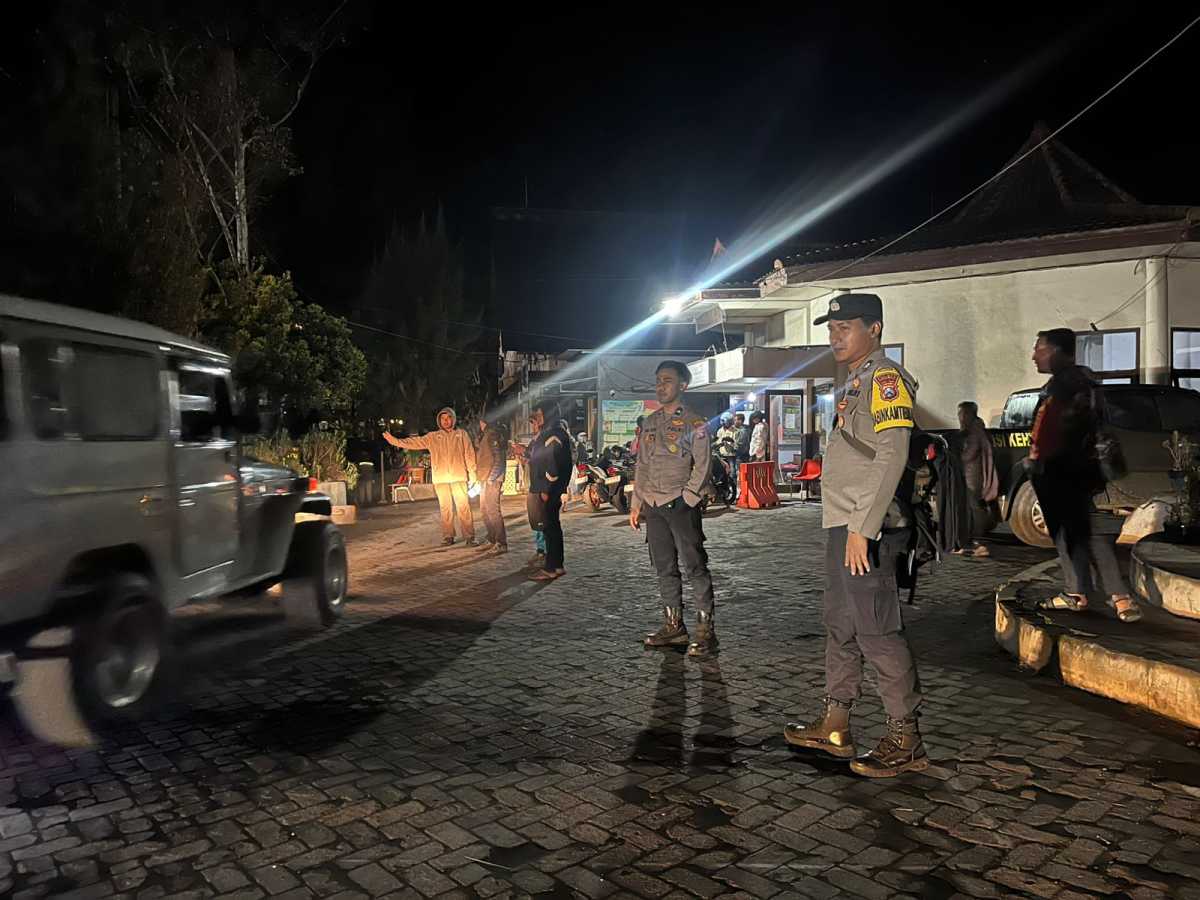 Long Weekend_ : Polres Probolinggo Pertebal Pengamanan di Kawasan Wisata Bromo