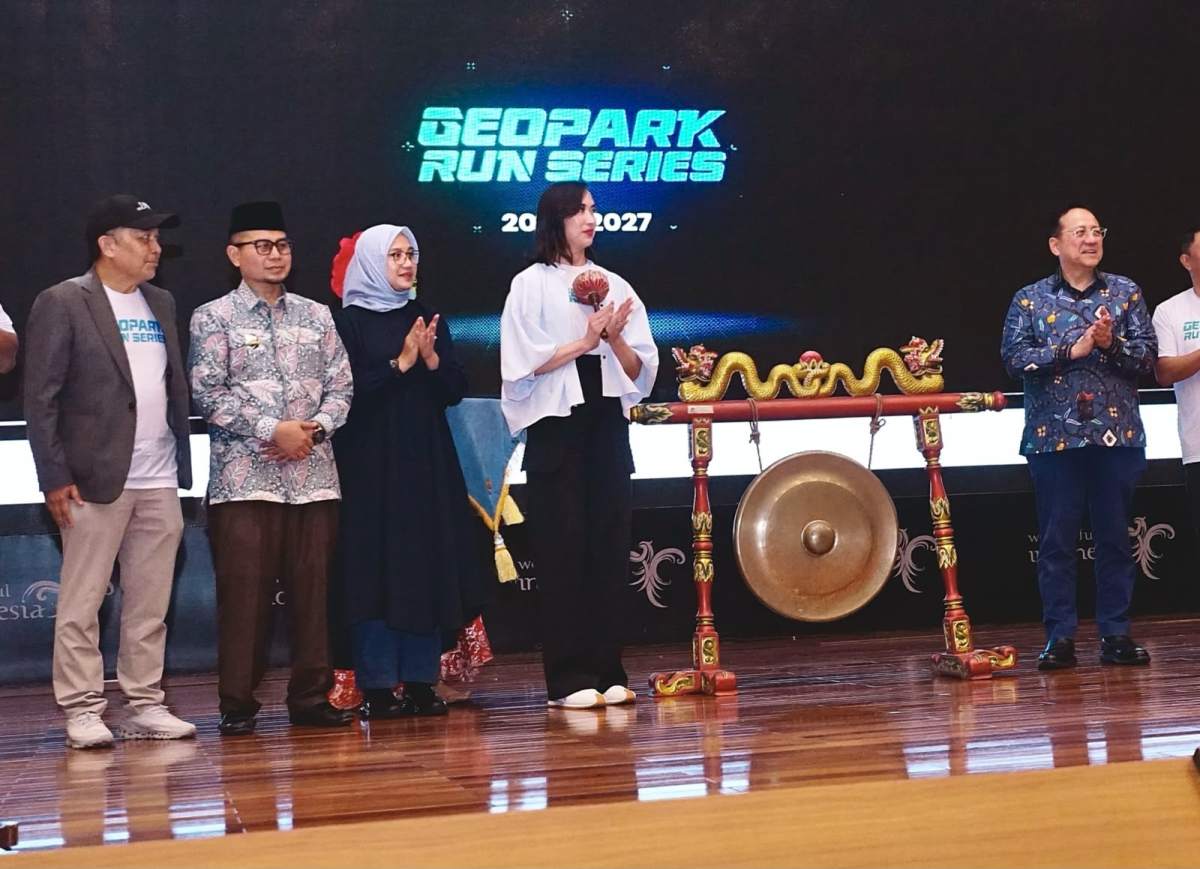 Diluncurkan Menteri Pariwisata, Banyuwangi Titik Awal Geopark Run Series 2026
